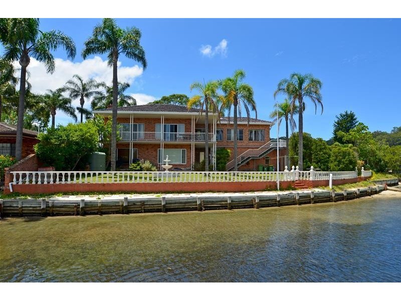 2 Helmsman Boulevard, St Huberts Island NSW 2257