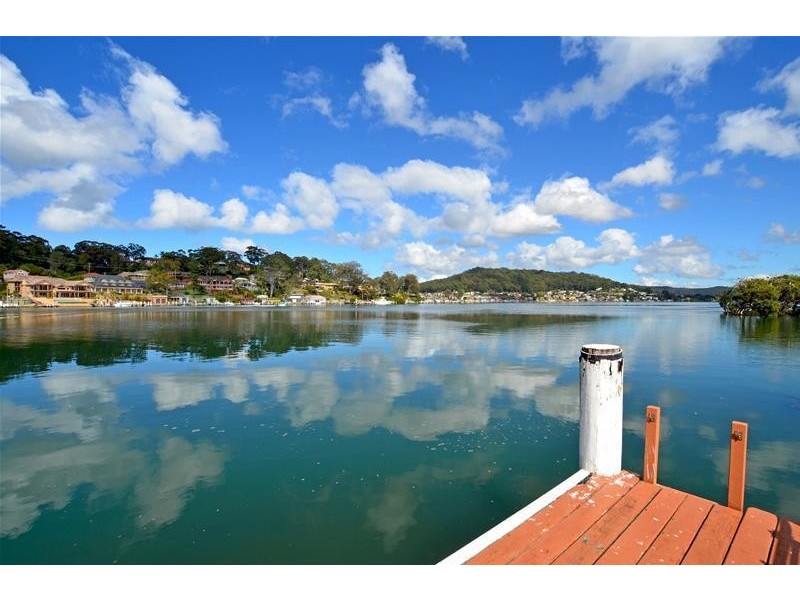 4 Helmsman Boulevard, St Huberts Island NSW 2257