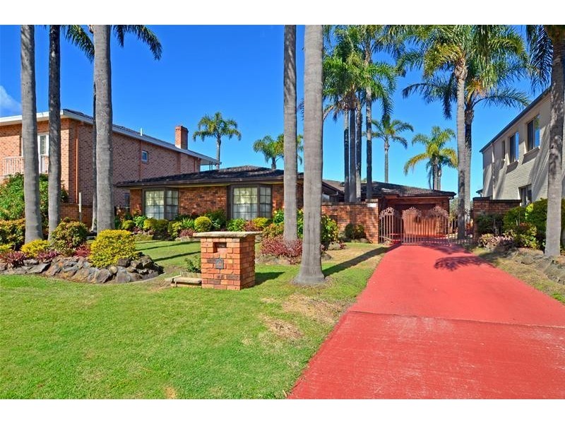 4 Helmsman Boulevard, St Huberts Island NSW 2257