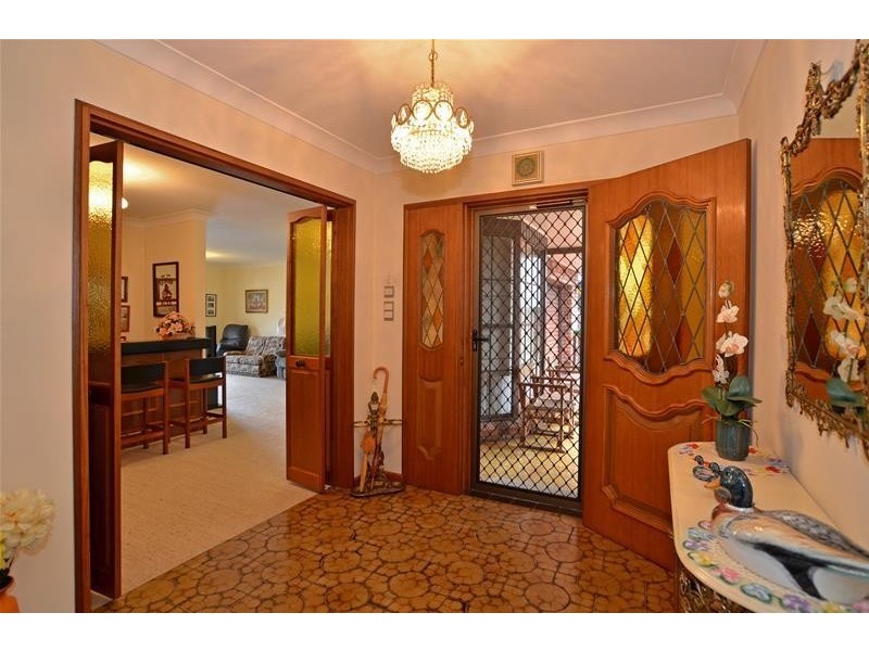 4 Helmsman Boulevard, St Huberts Island NSW 2257