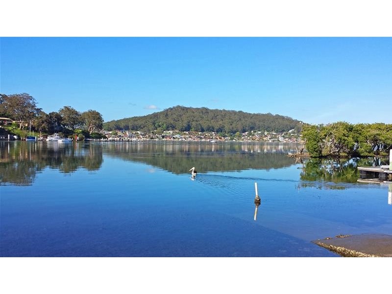 4 Helmsman Boulevard, St Huberts Island NSW 2257