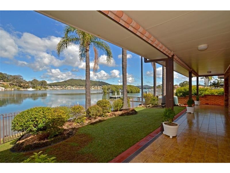 4 Helmsman Boulevard, St Huberts Island NSW 2257