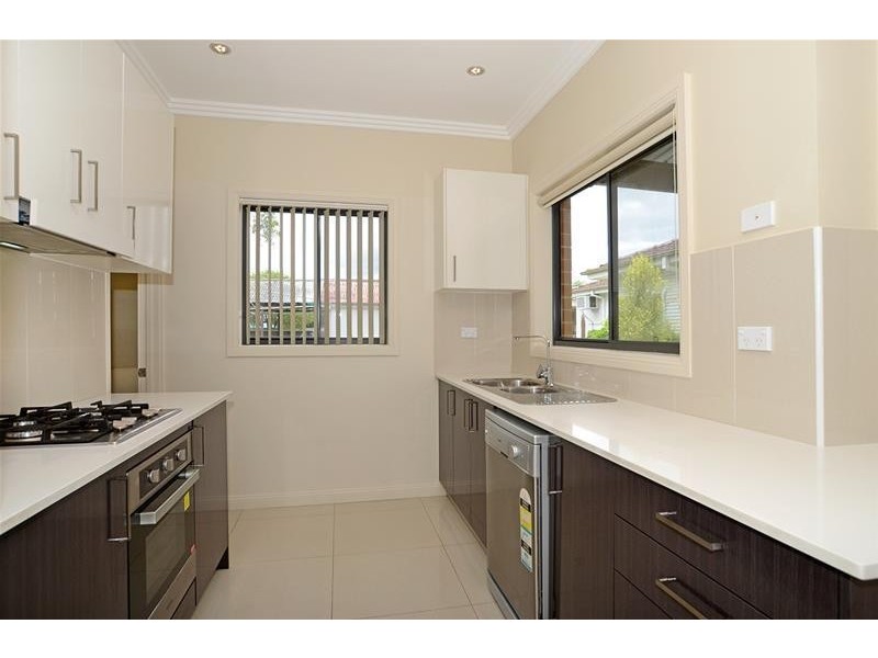 2/9 Waratah Avenue, Woy Woy NSW 2256