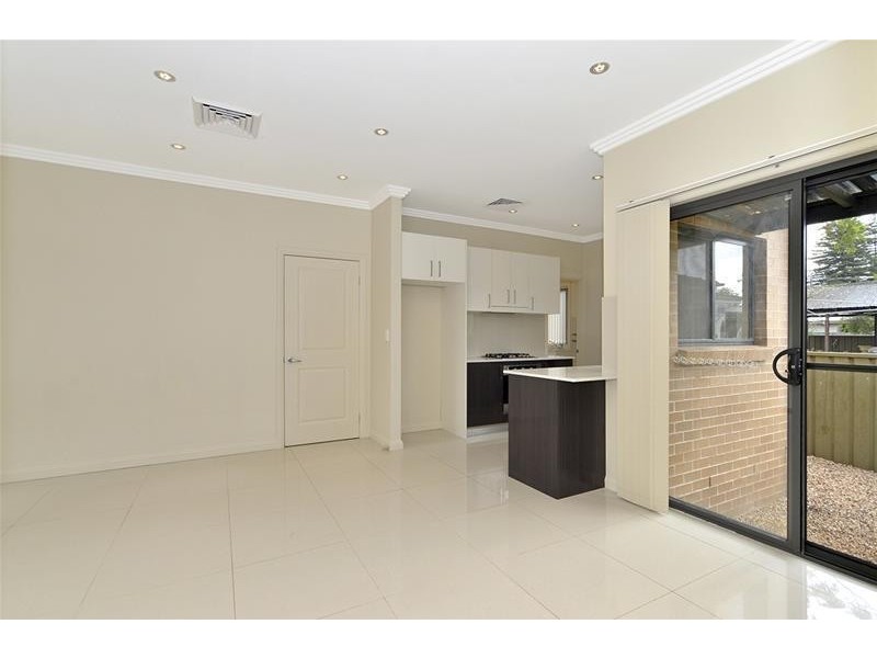 2/9 Waratah Avenue, Woy Woy NSW 2256