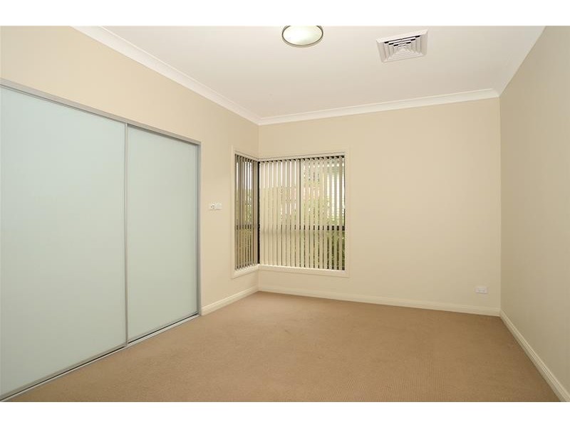 2/9 Waratah Avenue, Woy Woy NSW 2256