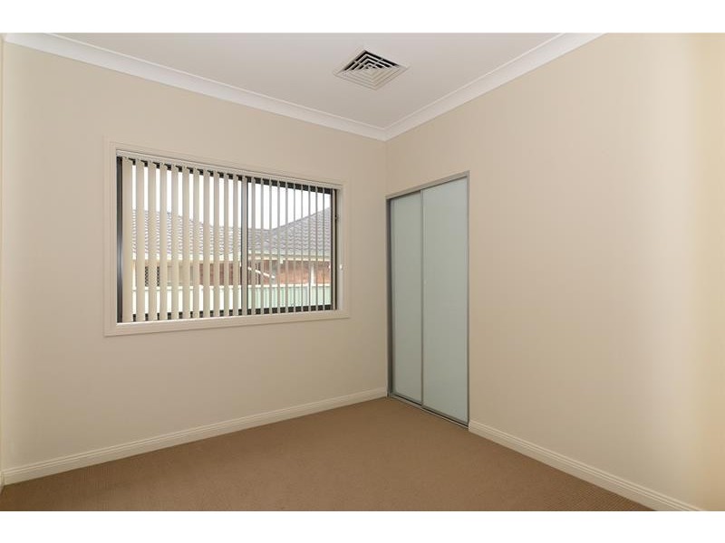 2/9 Waratah Avenue, Woy Woy NSW 2256