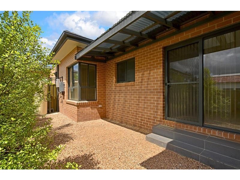 2/9 Waratah Avenue, Woy Woy NSW 2256