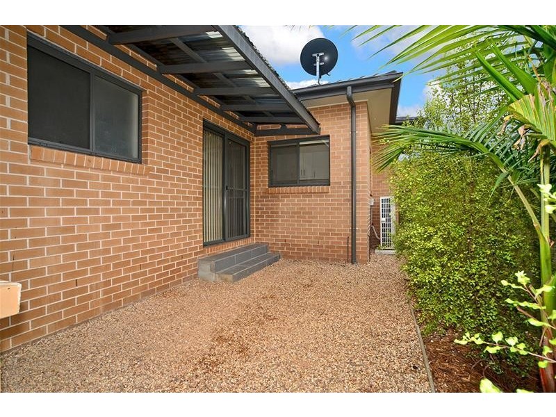 2/9 Waratah Avenue, Woy Woy NSW 2256