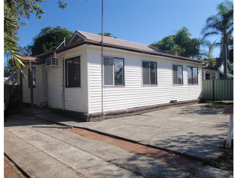 10 Palm Street, Ettalong Beach NSW 2257