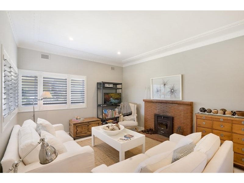 99 Barrenjoey Road, Ettalong Beach NSW 2257