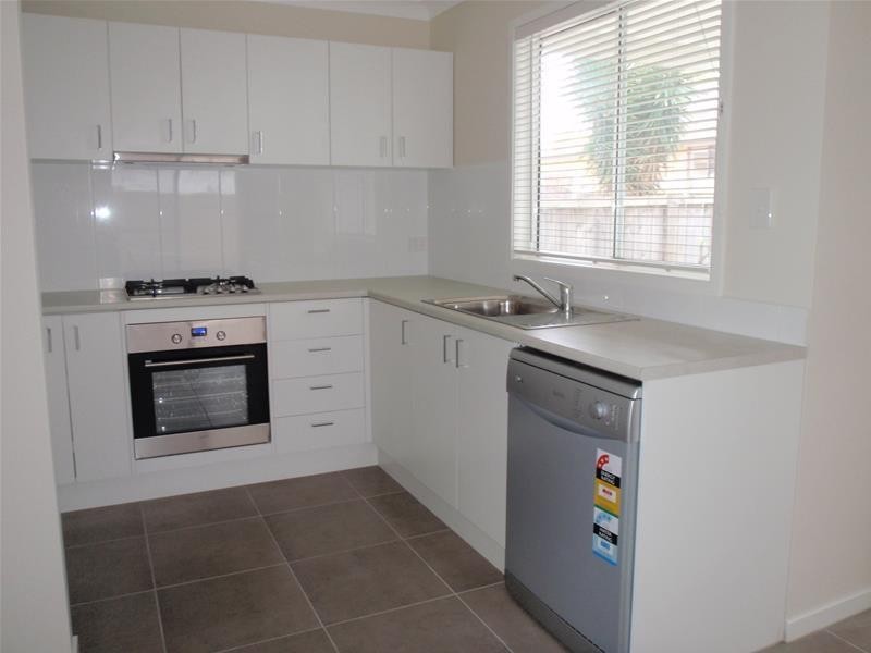 Cabin/11 Hobart Avenue, Umina Beach NSW 2257