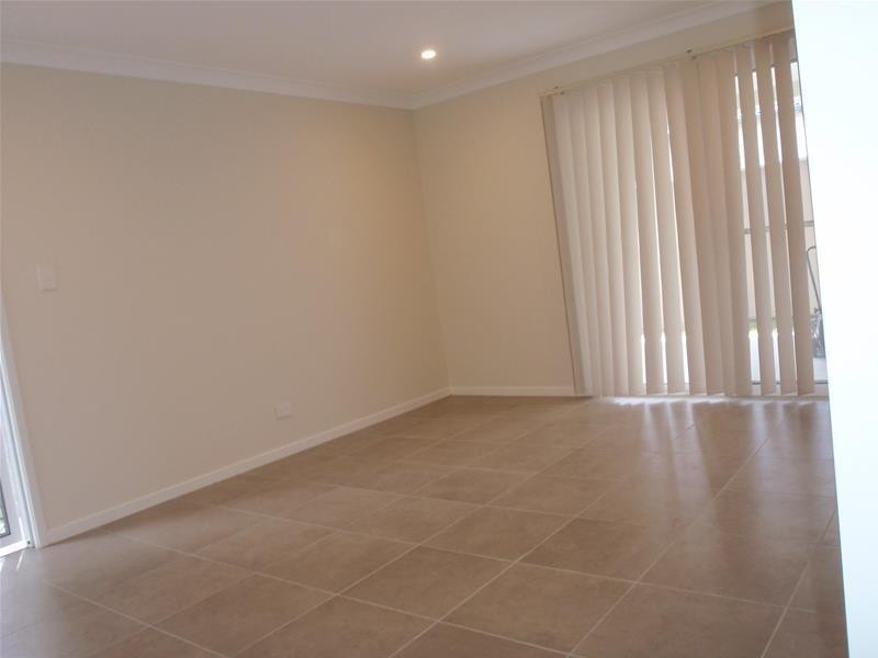 Cabin/11 Hobart Avenue, Umina Beach NSW 2257