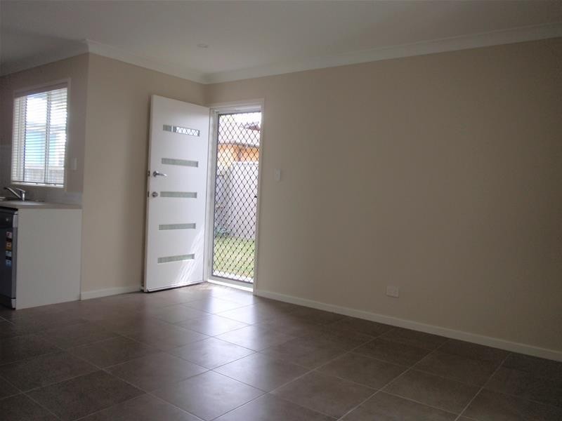 Cabin/11 Hobart Avenue, Umina Beach NSW 2257