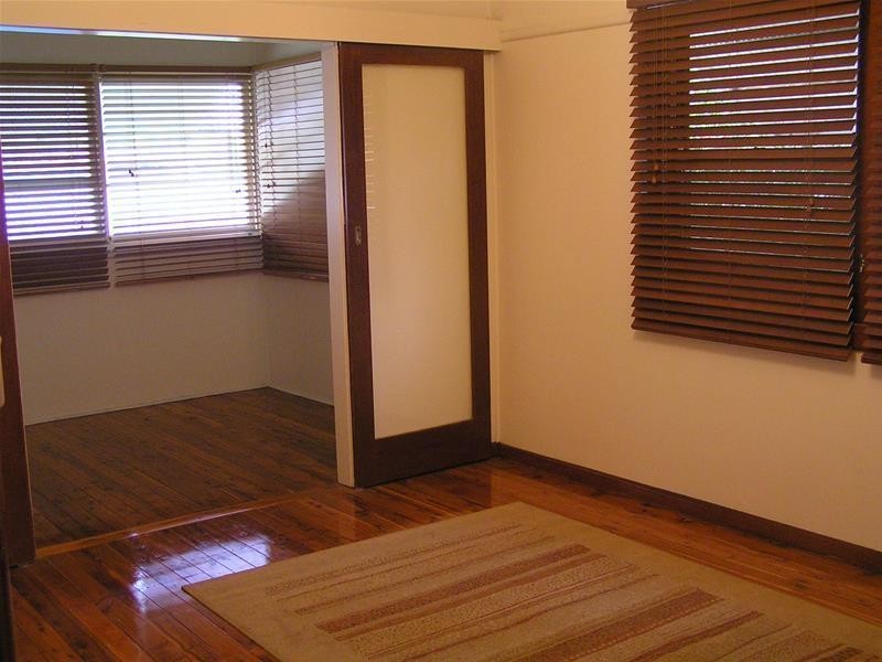 27 Picnic Parade, Ettalong Beach NSW 2257