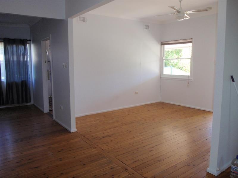 18 Welcome Street, Woy Woy NSW 2256