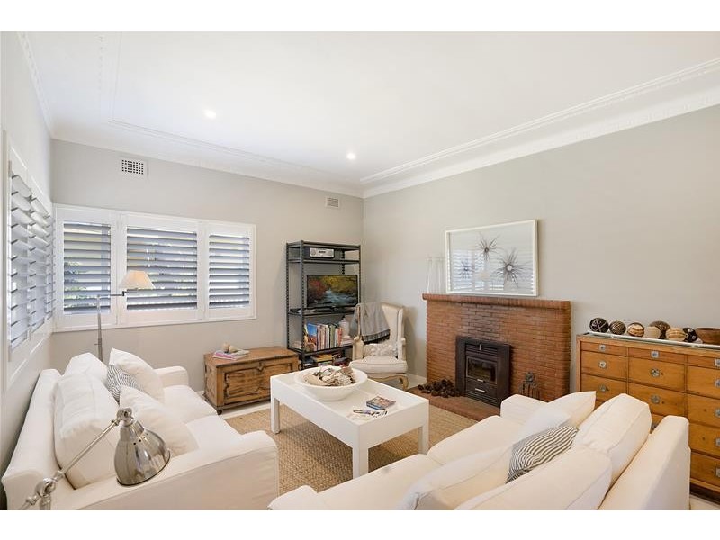 99 Barrenjoey Road, Ettalong Beach NSW 2257