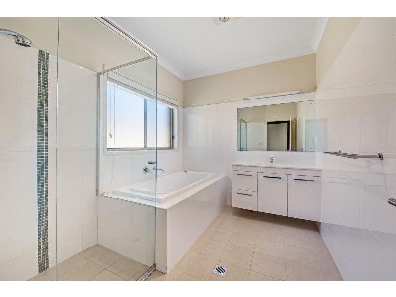 142 North Burge Road, Woy Woy NSW 2256