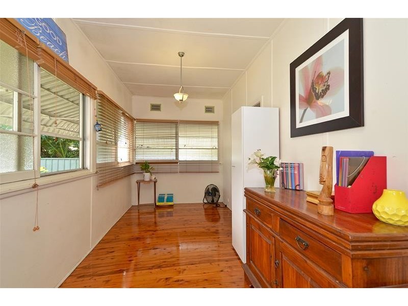 27 Picnic Parade, Ettalong Beach NSW 2257