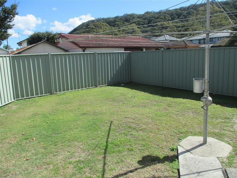 27 Picnic Parade, Ettalong Beach NSW 2257