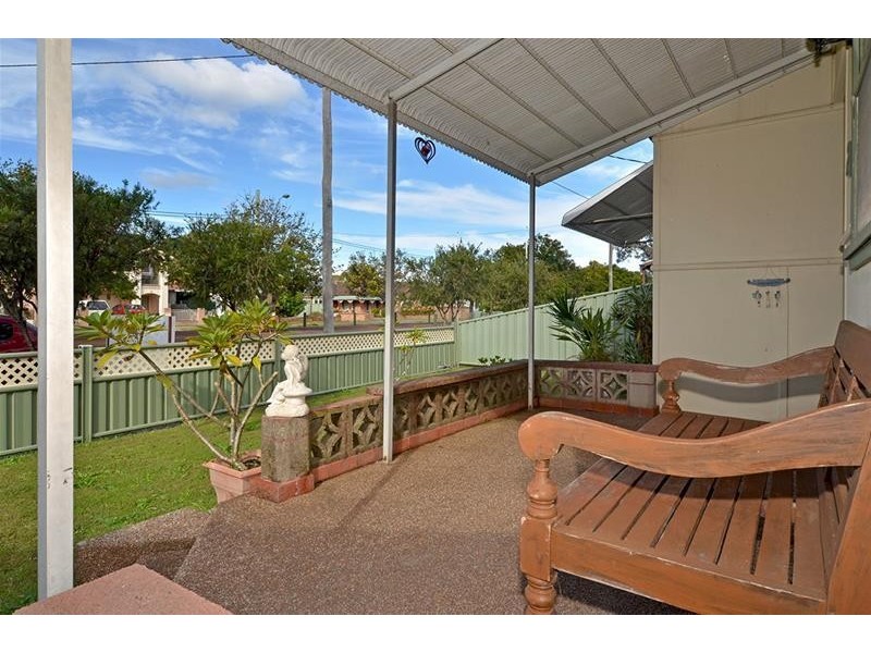 27 Picnic Parade, Ettalong Beach NSW 2257