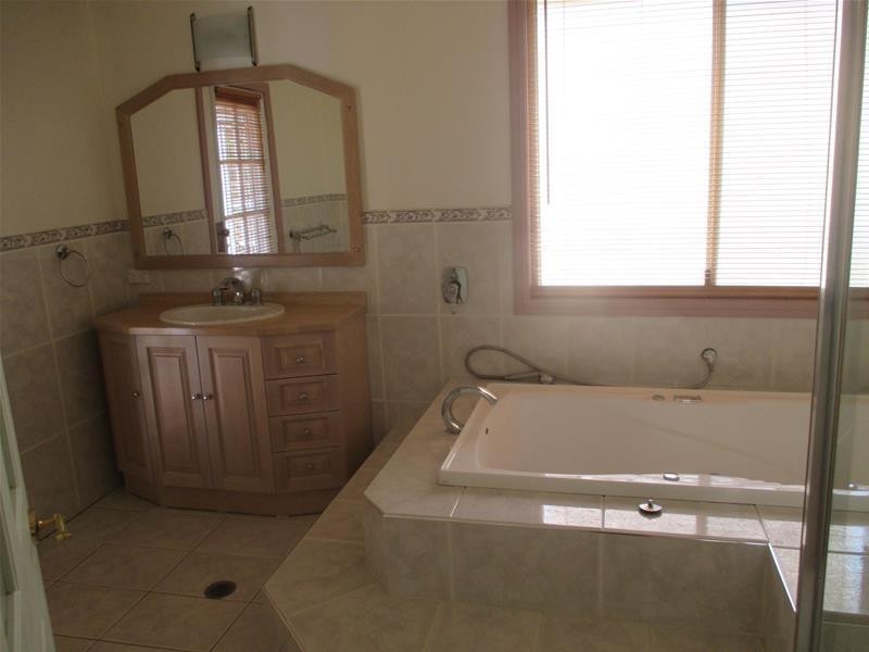 24 Beach Street, Ettalong Beach NSW 2257