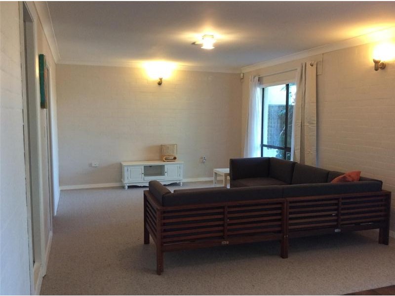 16 Castle Circuit, Umina Beach NSW 2257