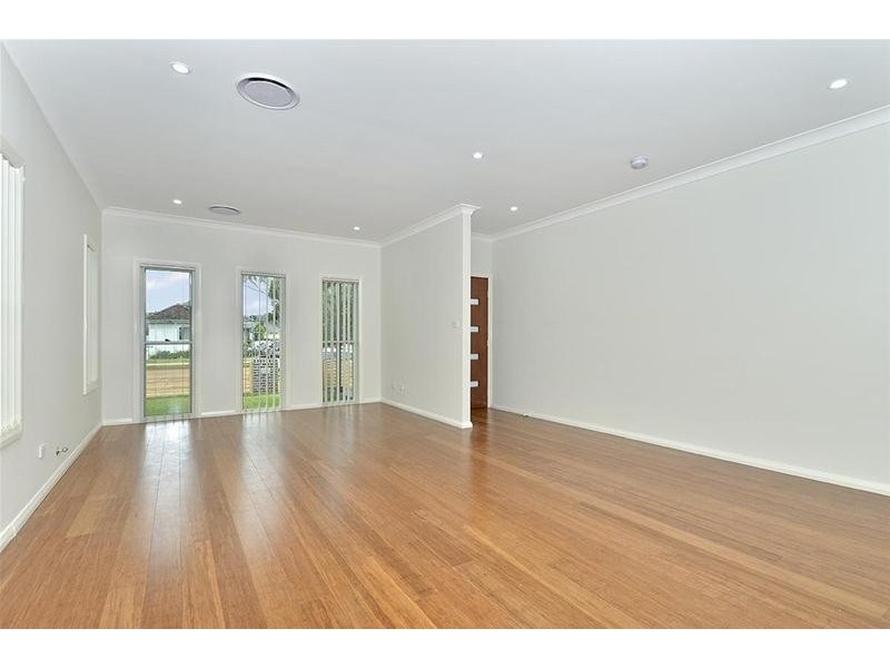 2/58 Beach Street, Ettalong Beach NSW 2257