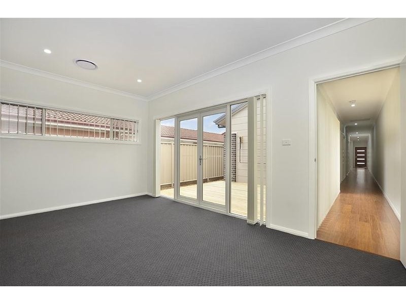 2/58 Beach Street, Ettalong Beach NSW 2257