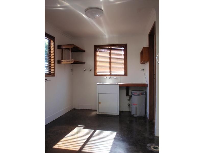 2a Dwyer Avenue, Woy Woy NSW 2256