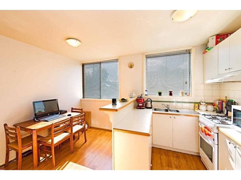 2/82 Raleigh Road, Maribyrnong VIC 3032