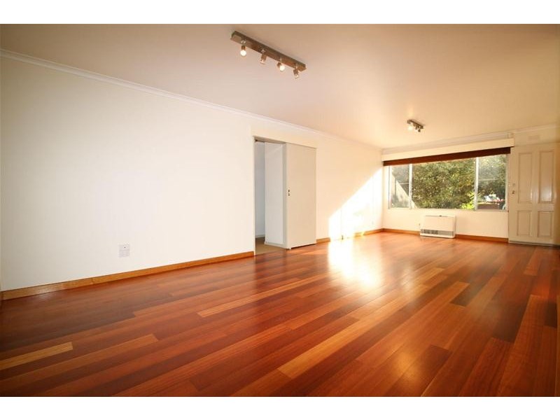 1/4 Ballater Street, Essendon VIC 3040