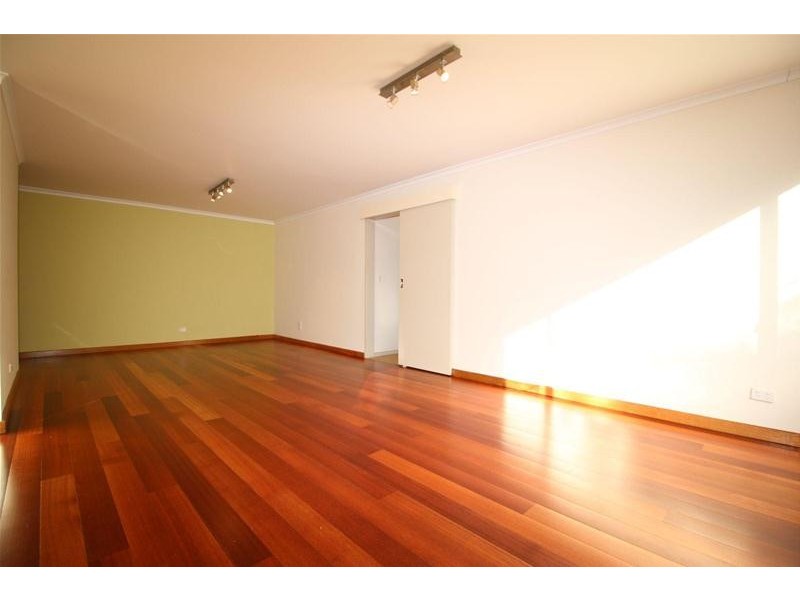 1/4 Ballater Street, Essendon VIC 3040