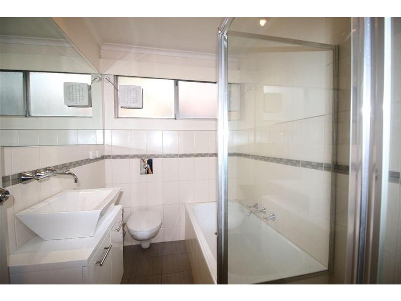 1/4 Ballater Street, Essendon VIC 3040