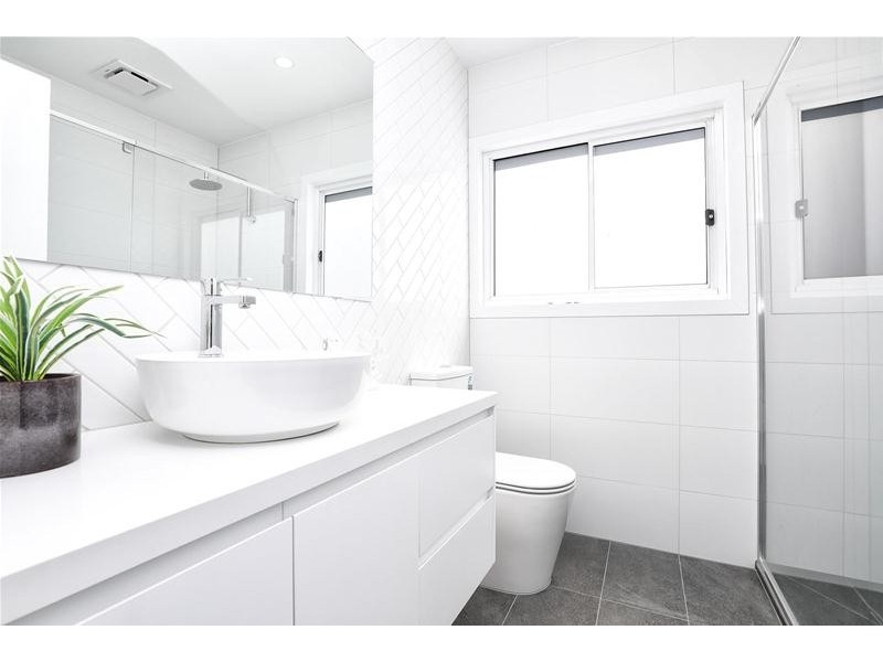 2/13 Hotham Road, Niddrie VIC 3042