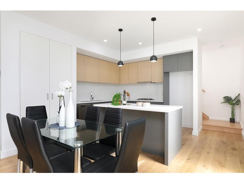 2/13 Hotham Road, Niddrie VIC 3042