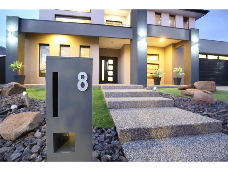 8 Sinclair Green, Derrimut VIC 3030