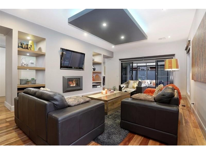 8 Sinclair Green, Derrimut VIC 3030