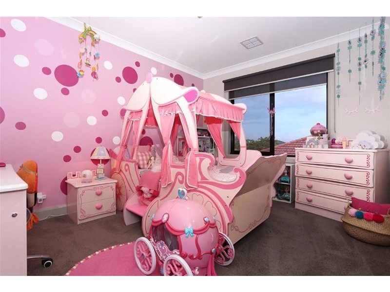 8 Sinclair Green, Derrimut VIC 3030