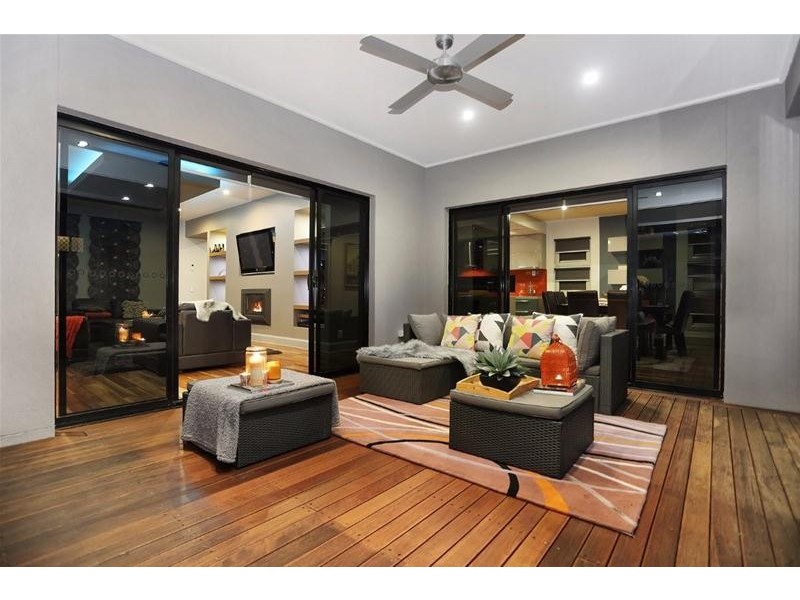 8 Sinclair Green, Derrimut VIC 3030