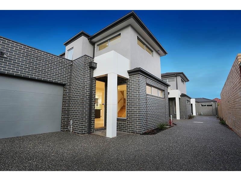 2/7 Stapley Crescent, Altona North VIC 3025