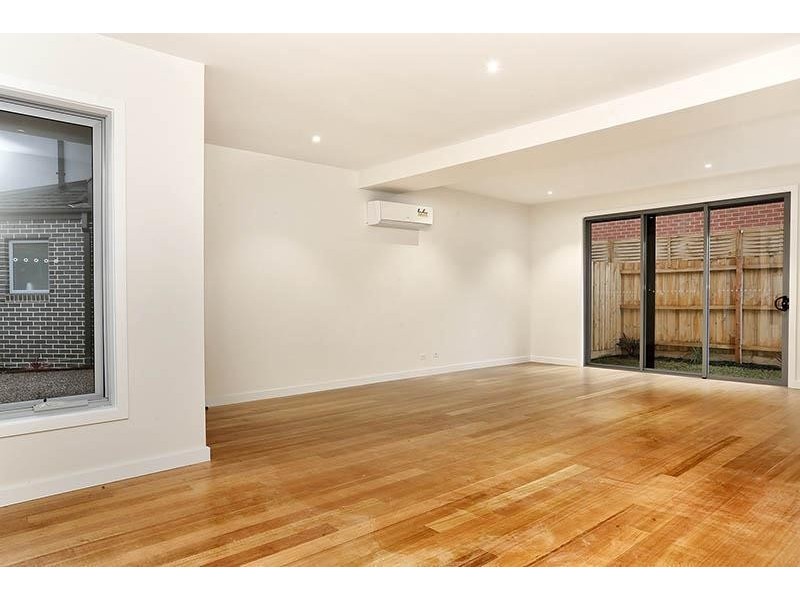 2/7 Stapley Crescent, Altona North VIC 3025