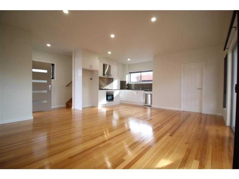 2/83 Langton Street, Glenroy VIC 3046