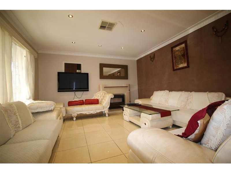 77  Kernot Street, South Kingsville VIC 3015