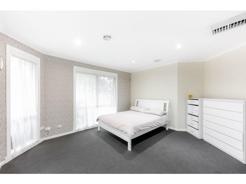 9 Cashmore Place, Roxburgh Park VIC 3064