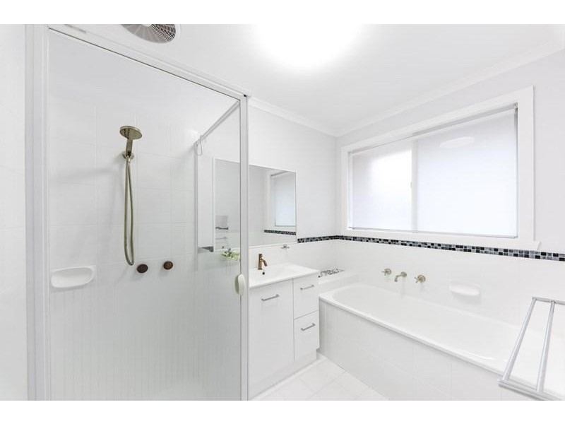 9 Cashmore Place, Roxburgh Park VIC 3064