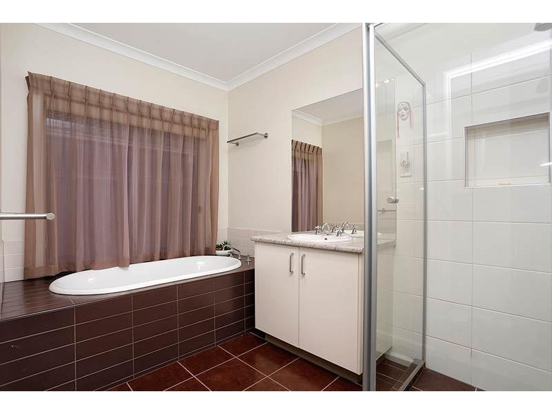 22 Hemlock Crescent, Point Cook VIC 3030