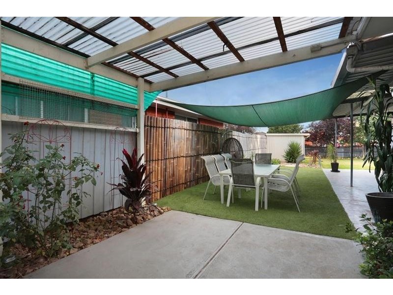 17 Dalton Street, Sunshine West VIC 3020