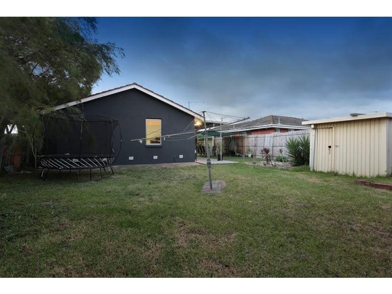 17 Dalton Street, Sunshine West VIC 3020