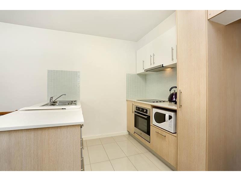 202/117 Pier Street, Altona VIC 3018