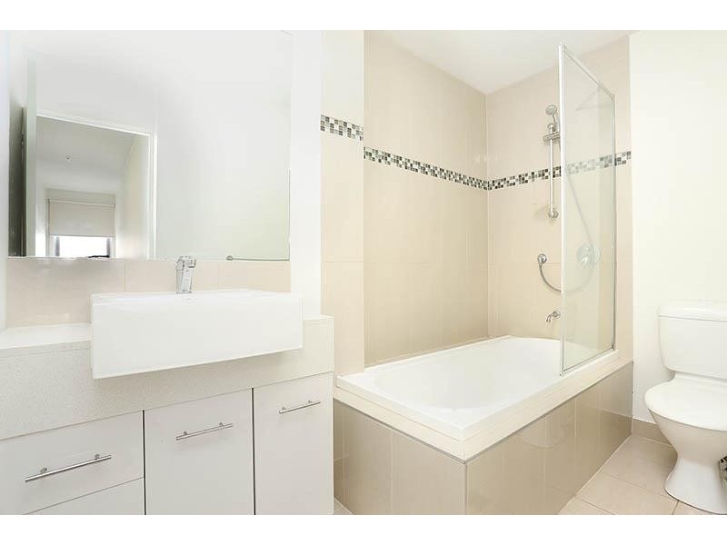 202/117 Pier Street, Altona VIC 3018